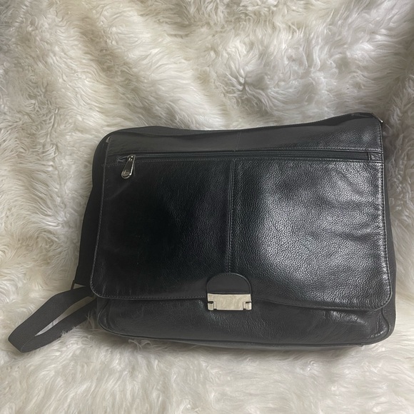 Black Leather Messenger Bag - Men